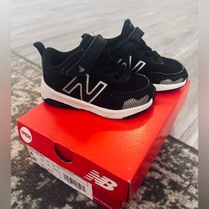 NEW BALANCE SHOES